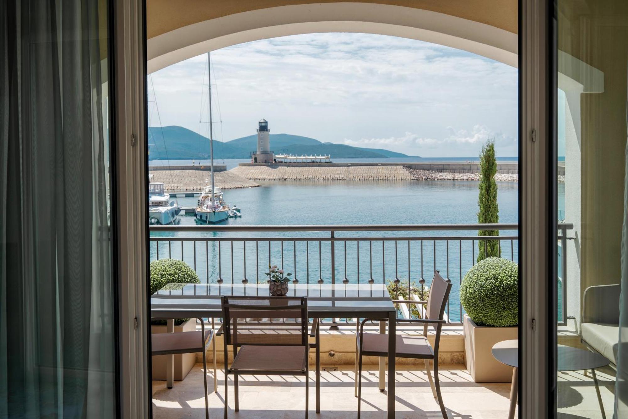 Lustica Bay Apartment ติวัต ภายนอก รูปภาพ