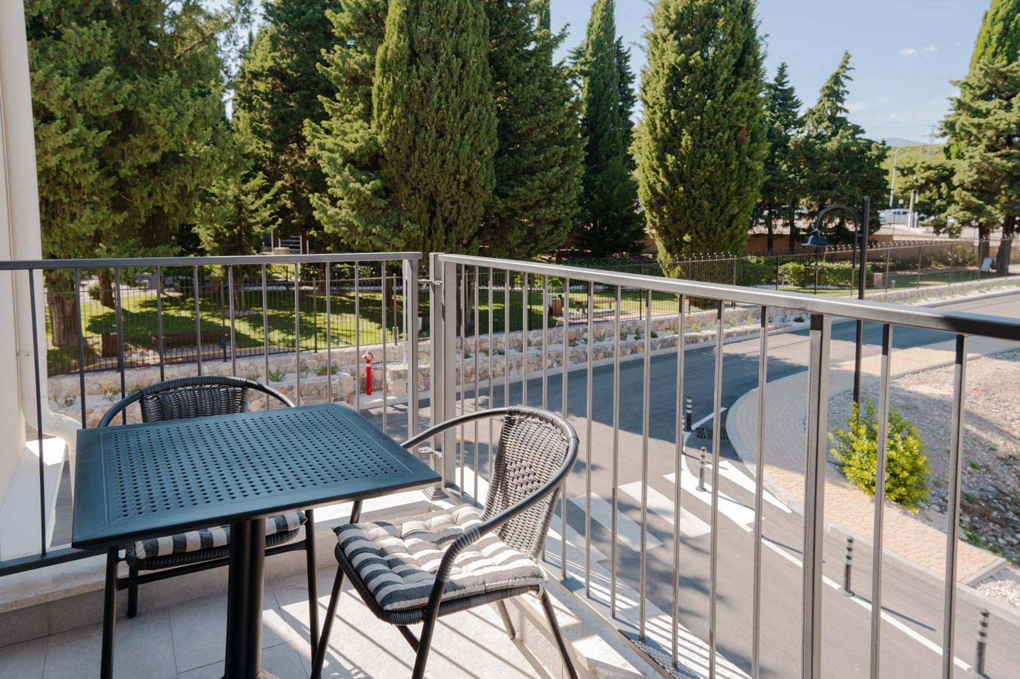 Lustica Bay Apartment ติวัต ภายนอก รูปภาพ